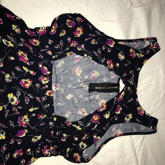 Cute mini dress. - Picture 3 of 4